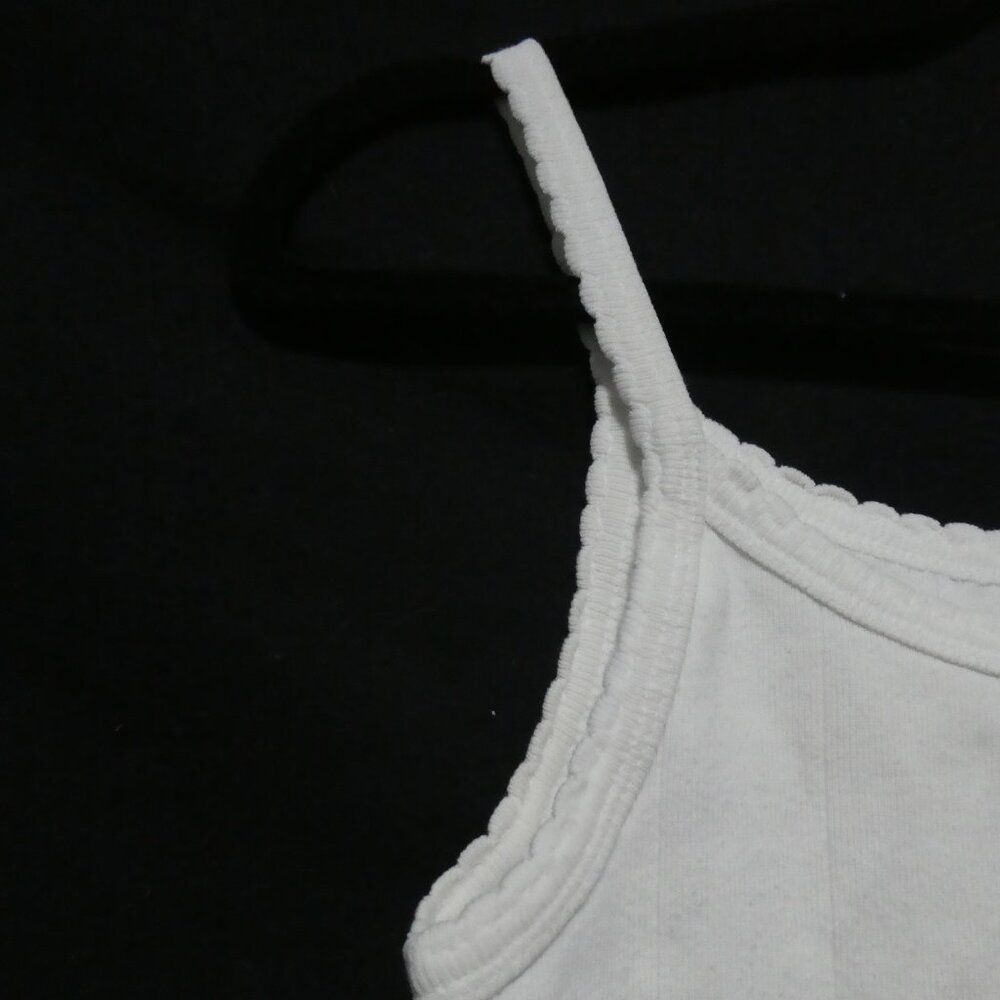 GAP | small | White Camisole | Floral Embroidery | 100% Cotton - Picture 9 of 13